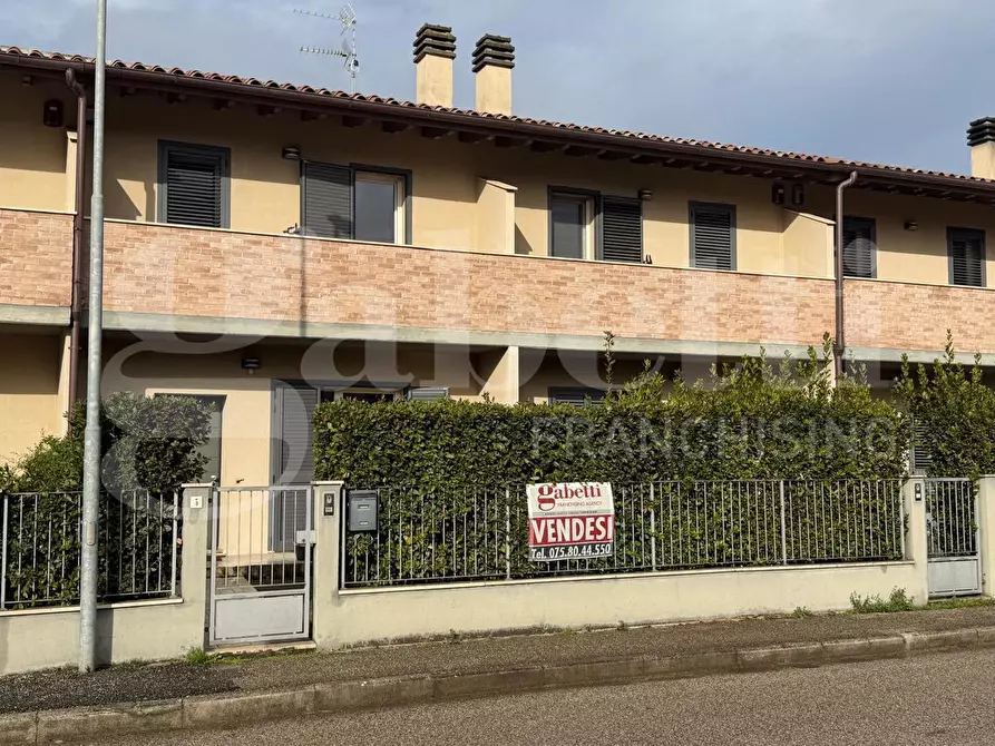 Immagine 2 di Villetta a schiera in vendita  in Via LUIGI ROMAGNOLI, 3 a Assisi