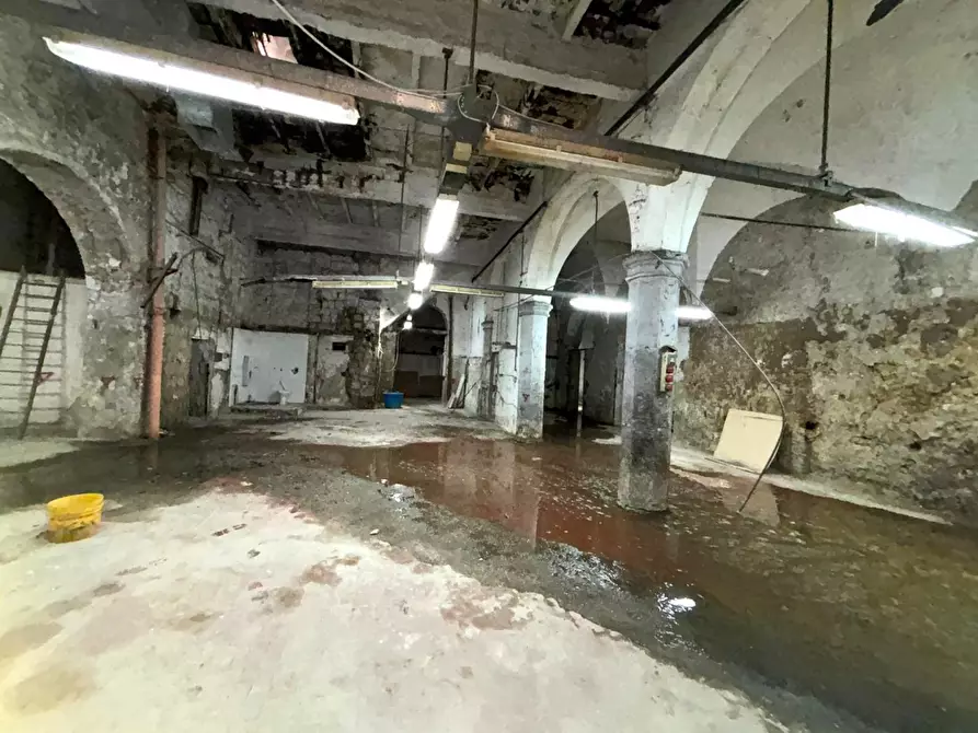 Immagine 10 di Attività commerciale in affitto  in Via sant'arcangelo a baiano, 59 a Napoli