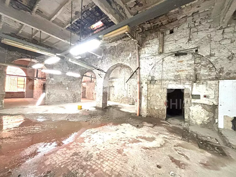 Immagine 4 di Attività commerciale in vendita  in Via sant'arcangelo a baiano, 59 a Napoli