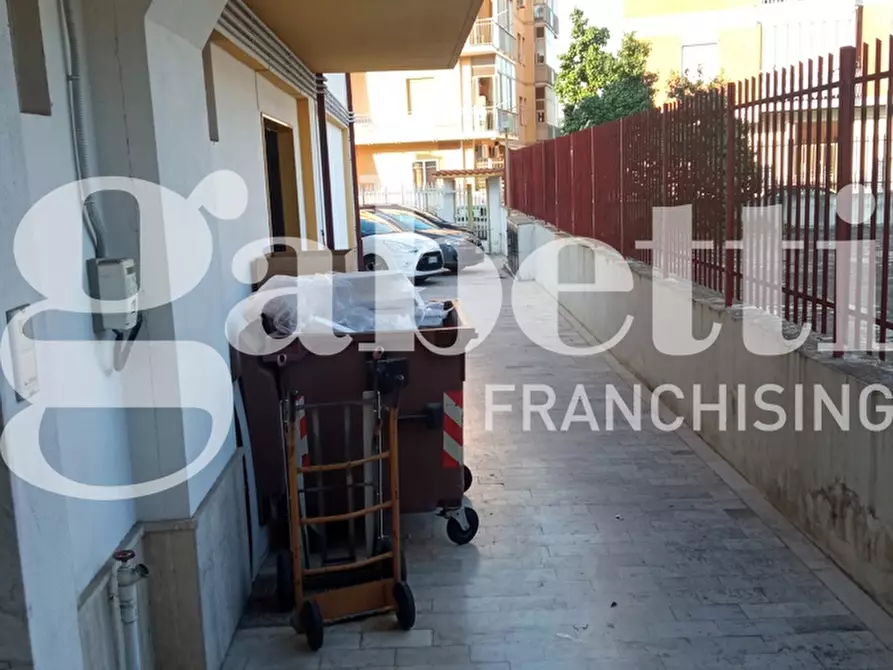 Immagine 9 di Negozio in vendita  in Via Pisacane, 26 a Benevento