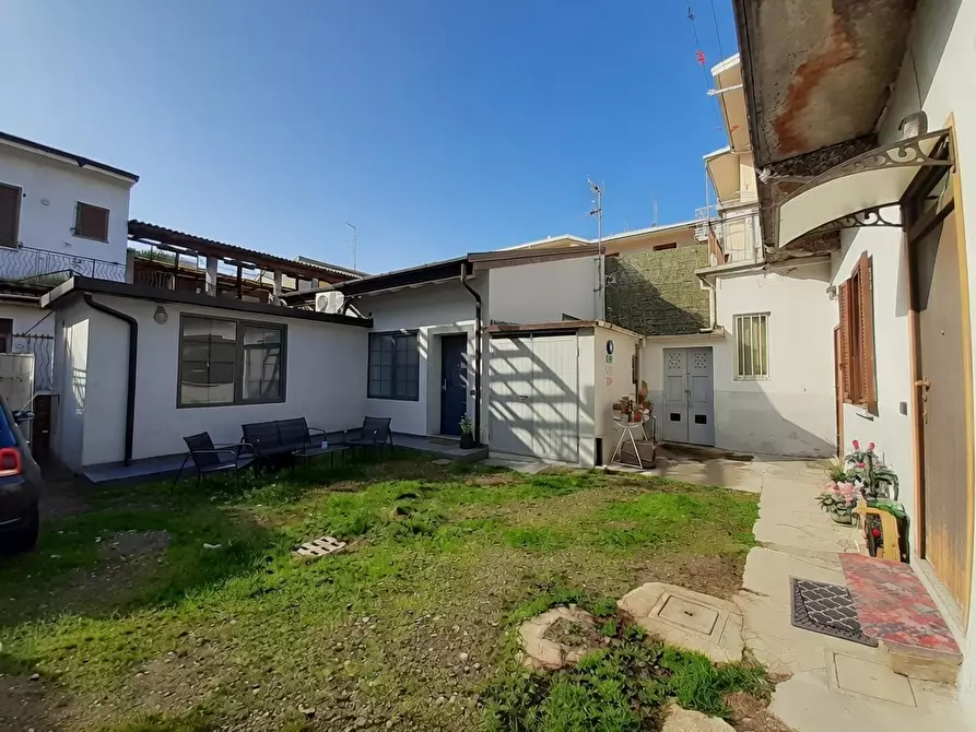 Immagine 5 di Appartamento in vendita  in Via flora, sc a Legnano