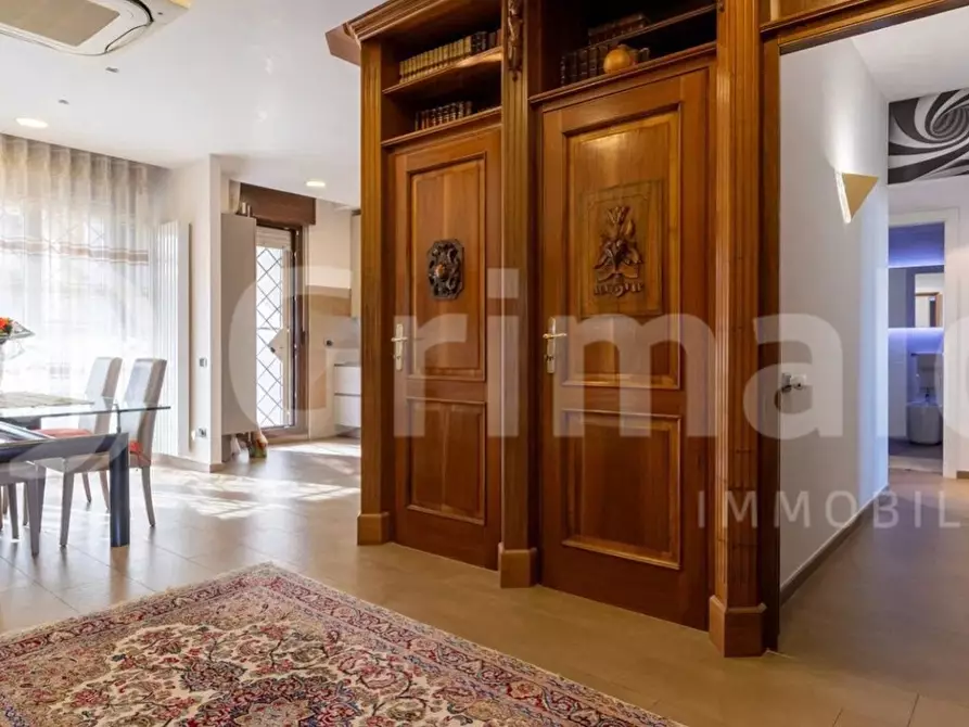 Immagine 1 di Appartamento in vendita  in Via dell' Orsa Maggiore a Roma