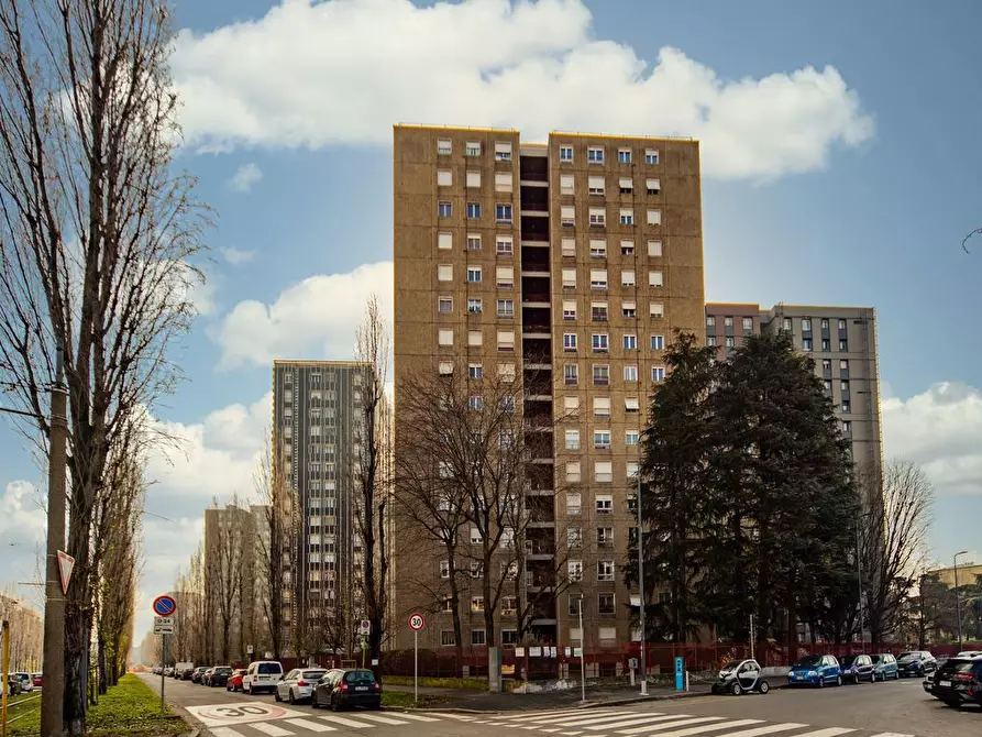 Immagine 2 di Box auto in vendita  in Viale ca granda, 27 a Milano