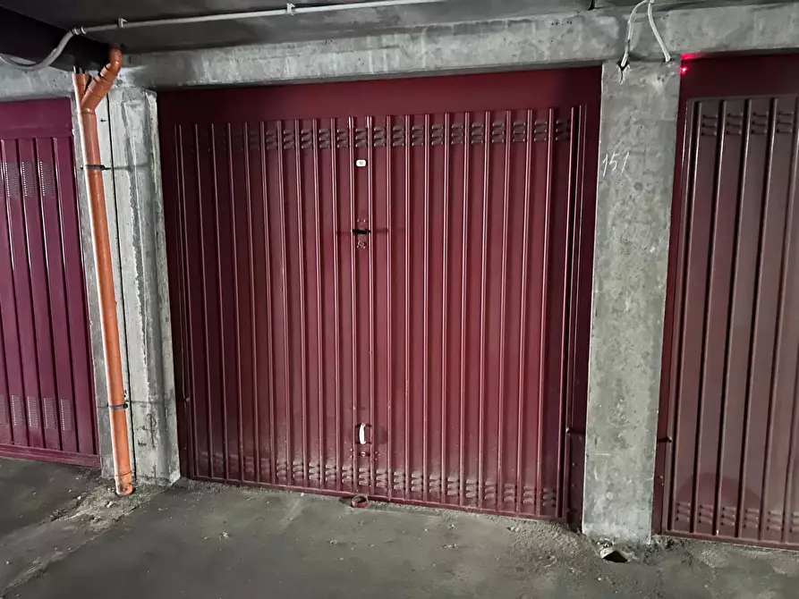 Immagine 8 di Box auto in vendita  in Viale ca granda, 27 a Milano