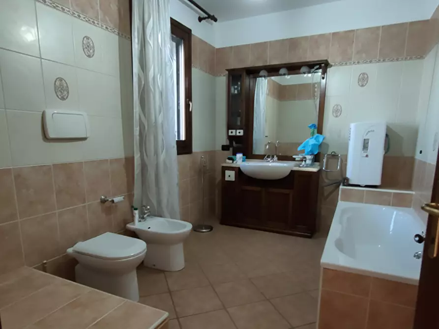 Immagine 9 di Casa indipendente in vendita  in Via CÃ  Tron, Cavarzere, 00 a Cavarzere