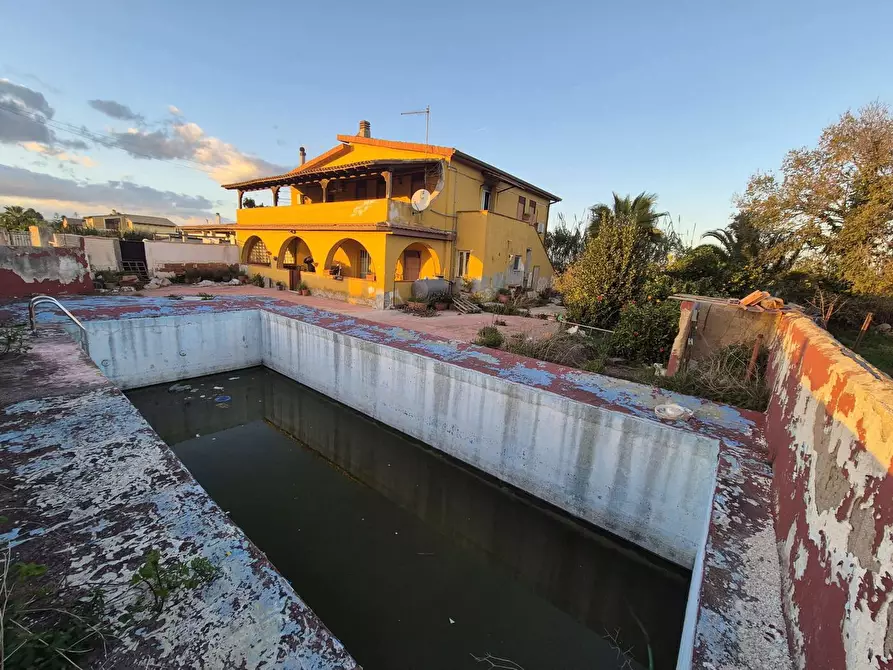 Immagine 2 di Villa in vendita  in Via giulio verne, 152 a Siracusa