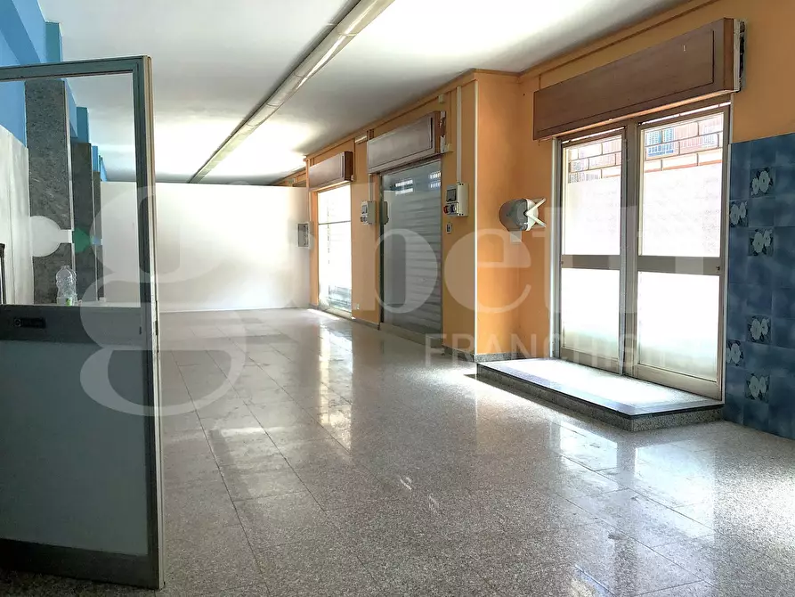 Immagine 6 di Negozio in vendita  in Via Antonino D'Antona, 8 a Ragusa