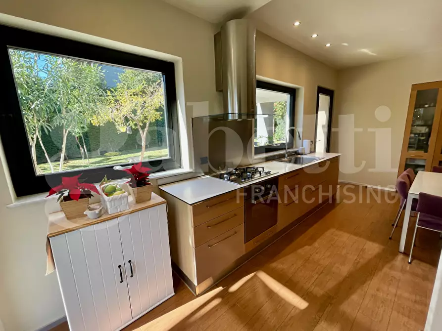 Immagine 28 di Villa in vendita  in Via Tondo Gioieni a Catania