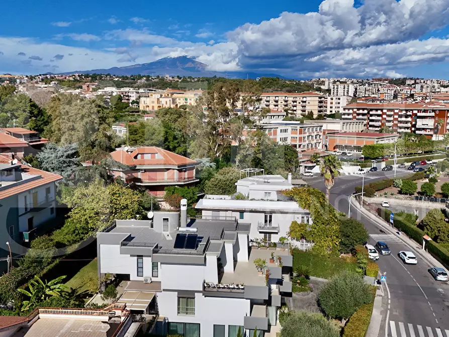 Immagine 11 di Villa in vendita  in Via Tondo Gioieni a Catania
