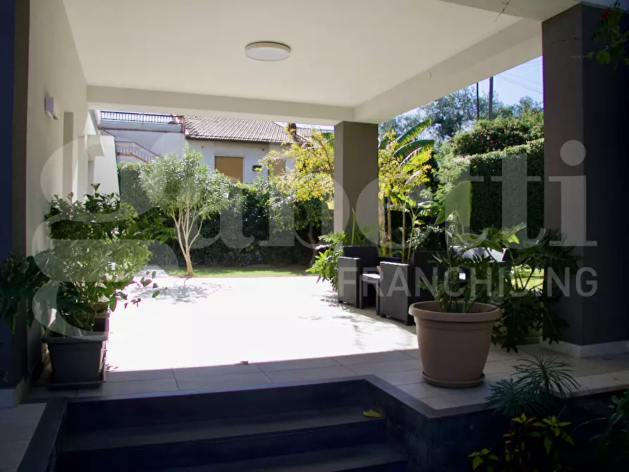 Immagine 8 di Villa in vendita  in Via Tondo Gioieni a Catania