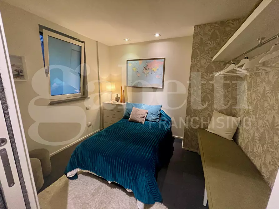 Immagine 30 di Villa in vendita  in Via Tondo Gioieni a Catania