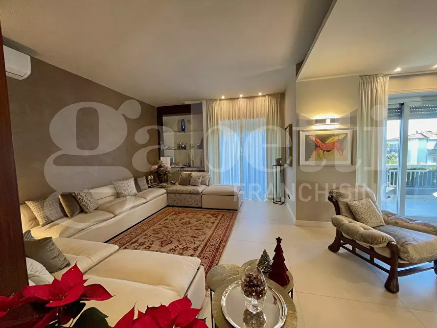 Immagine 18 di Villa in vendita  in Via Tondo Gioieni a Catania