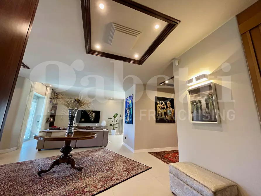 Immagine 19 di Villa in vendita  in Via Tondo Gioieni a Catania