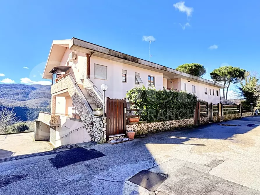 Immagine 1 di Villetta a schiera in vendita  in Via Delle Mele, 28 a Segni