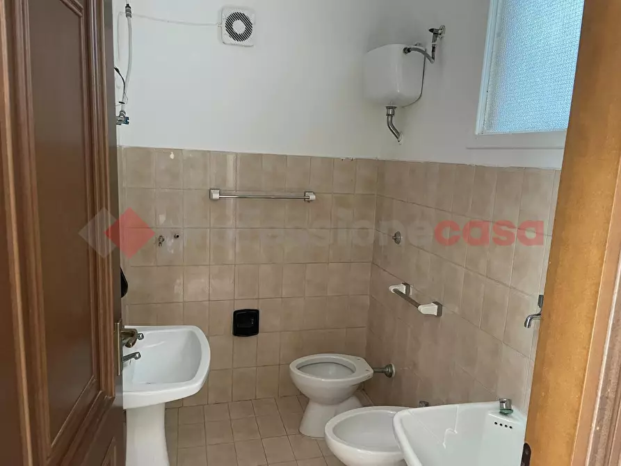 Immagine 8 di Appartamento in vendita  in Viale Italia, 34 a Vitulazio