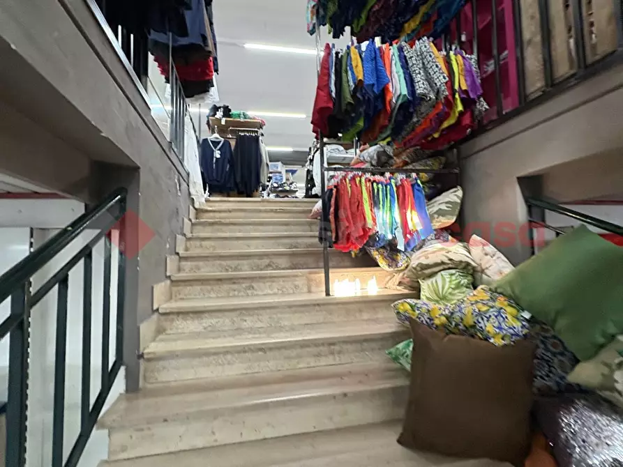 Immagine 29 di Negozio in vendita  in Via ROMA, 54 a Terracina