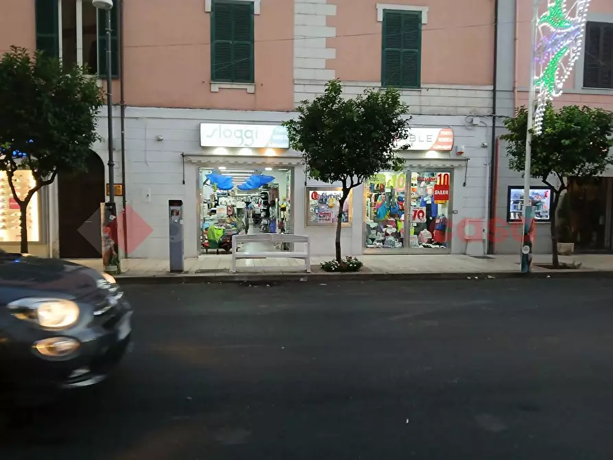 Immagine 42 di Negozio in vendita  in Via ROMA, 54 a Terracina