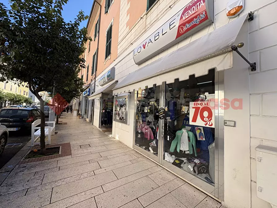 Immagine 1 di Negozio in vendita  in Via ROMA, 54 a Terracina