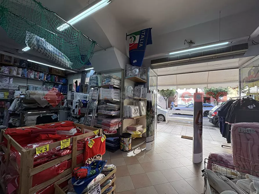 Immagine 11 di Negozio in vendita  in Via ROMA, 54 a Terracina
