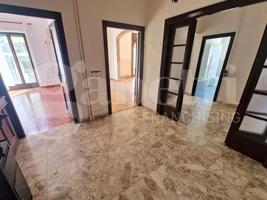 Immagine 5 di Appartamento in vendita  in Piazza leonardo a Napoli