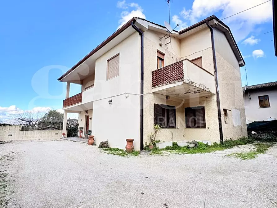 Immagine 2 di Villa in vendita  in Via Calcarelli, 10 a Artena