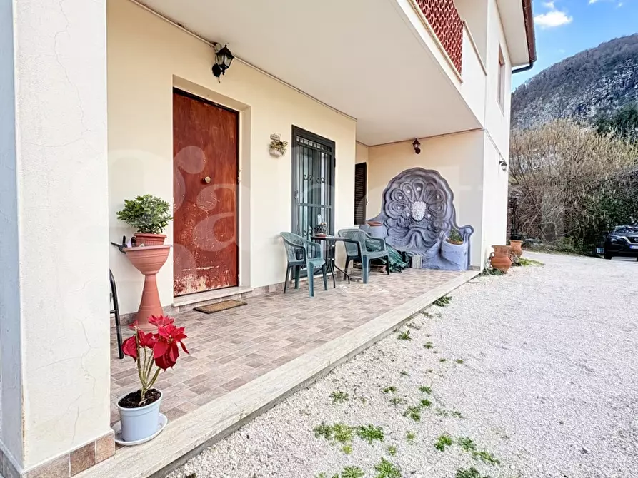 Immagine 5 di Villa in vendita  in Via Calcarelli, 10 a Artena