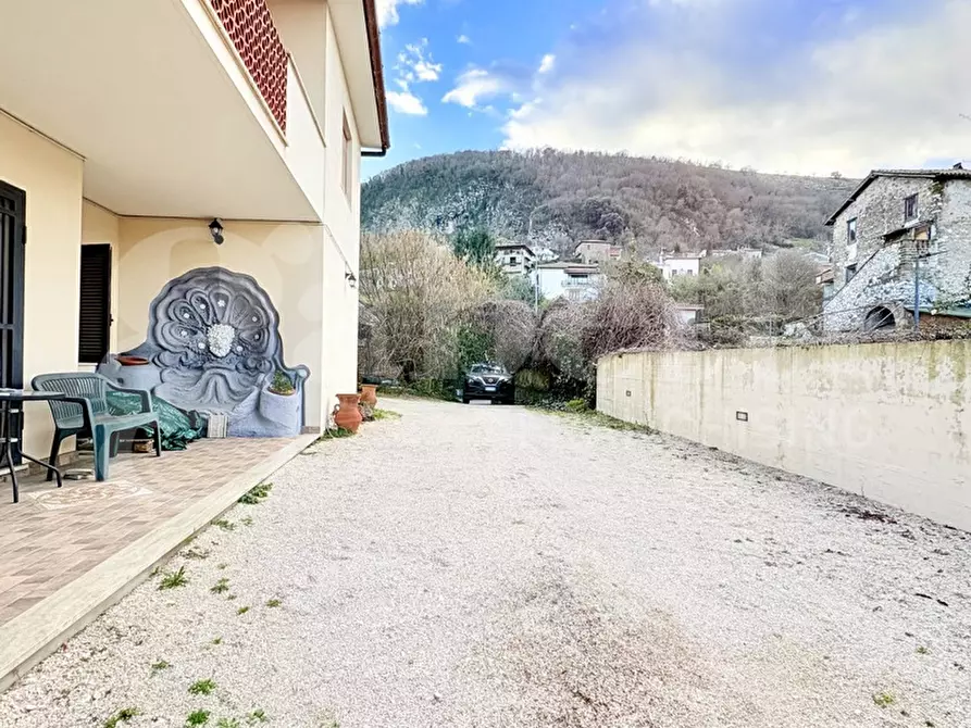 Immagine 6 di Villa in vendita  in Via Calcarelli, 10 a Artena