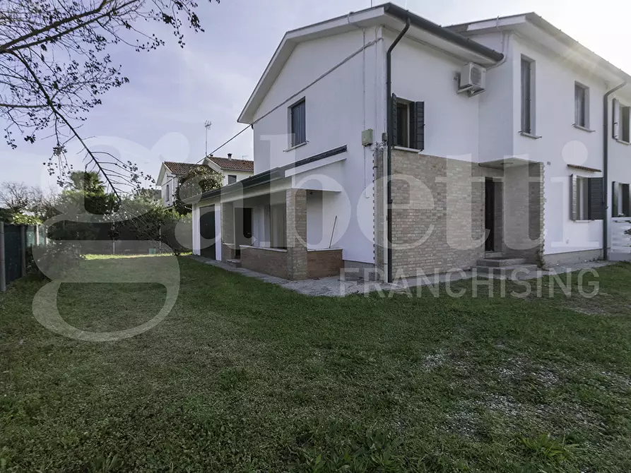Immagine 11 di Casa bifamiliare in vendita  in Via Zero Branco, 24 a Mogliano Veneto