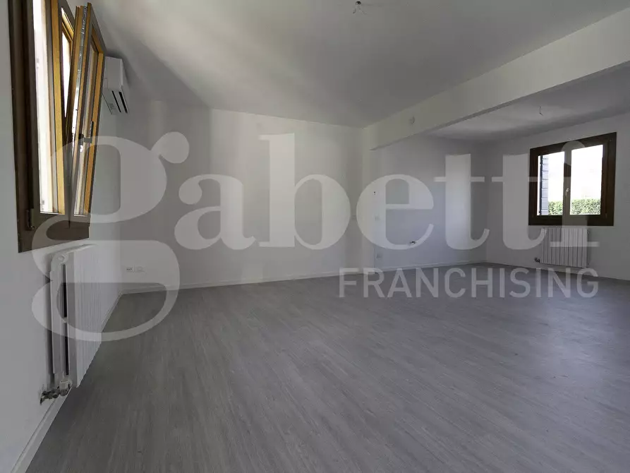 Immagine 5 di Casa bifamiliare in vendita  in Via Zero Branco, 24 a Mogliano Veneto