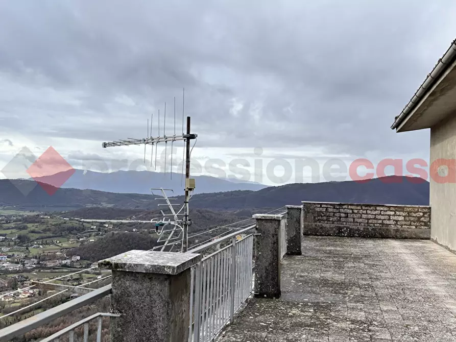 Immagine 6 di Appartamento in vendita  in Via Circonvallazione, 9 a Torre Cajetani