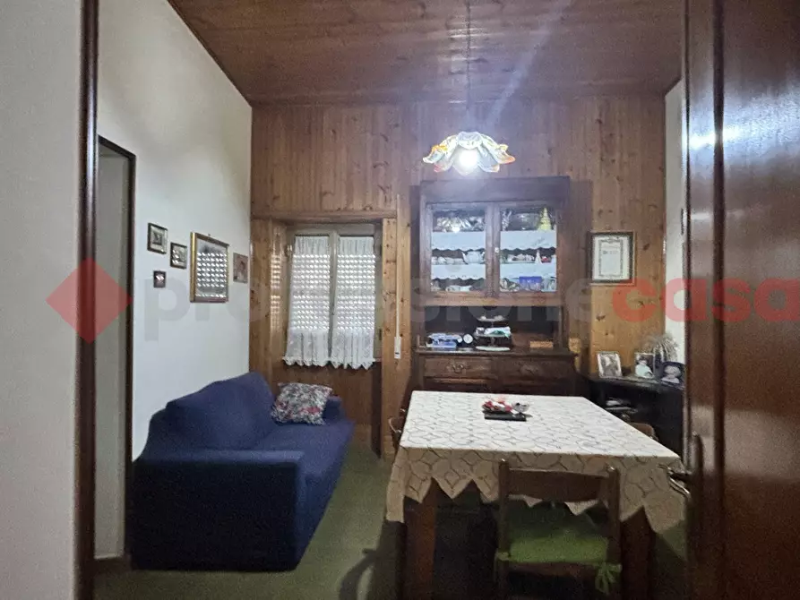 Immagine 3 di Appartamento in vendita  in Via Circonvallazione, 9 a Torre Cajetani