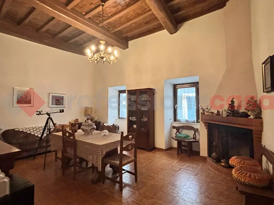 Immagine 2 di Appartamento in vendita  in Via Circonvallazione, 9 a Torre Cajetani