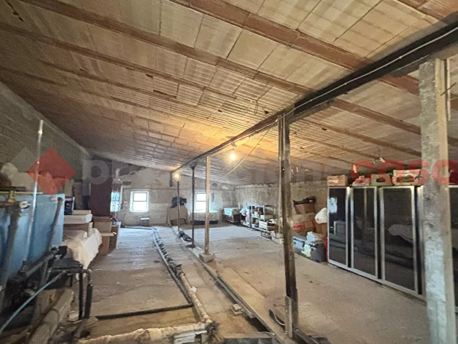 Immagine 11 di Appartamento in vendita  in Via Circonvallazione, 9 a Torre Cajetani