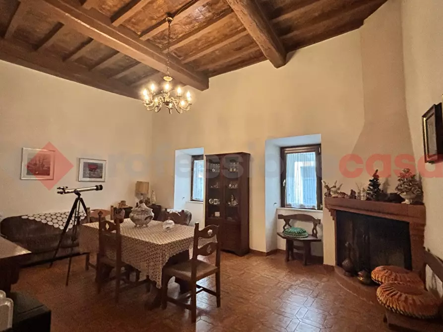 Immagine 1 di Appartamento in vendita  in Via Circonvallazione, 9 a Torre Cajetani