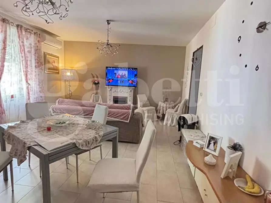 Immagine 2 di Appartamento in vendita  in Via francesco paolo bozzelli a Napoli