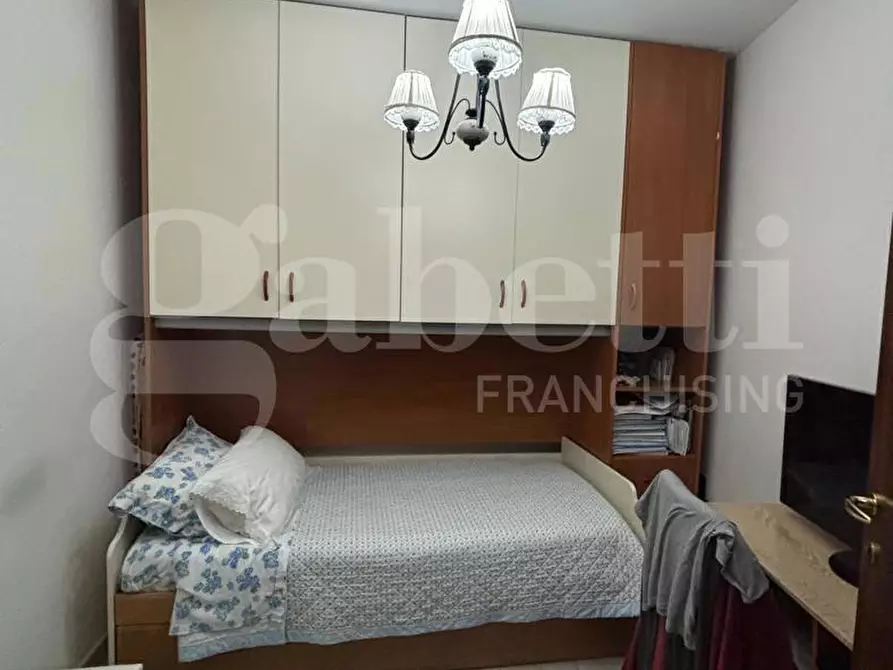 Immagine 8 di Appartamento in vendita  in Via francesco paolo bozzelli a Napoli