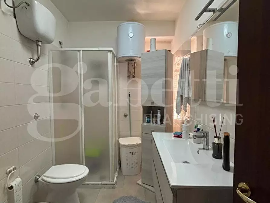 Immagine 9 di Appartamento in vendita  in Via francesco paolo bozzelli a Napoli