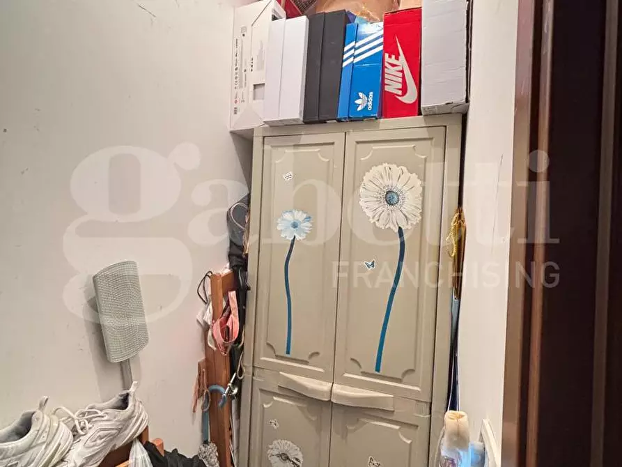 Immagine 11 di Appartamento in vendita  in Via francesco paolo bozzelli a Napoli