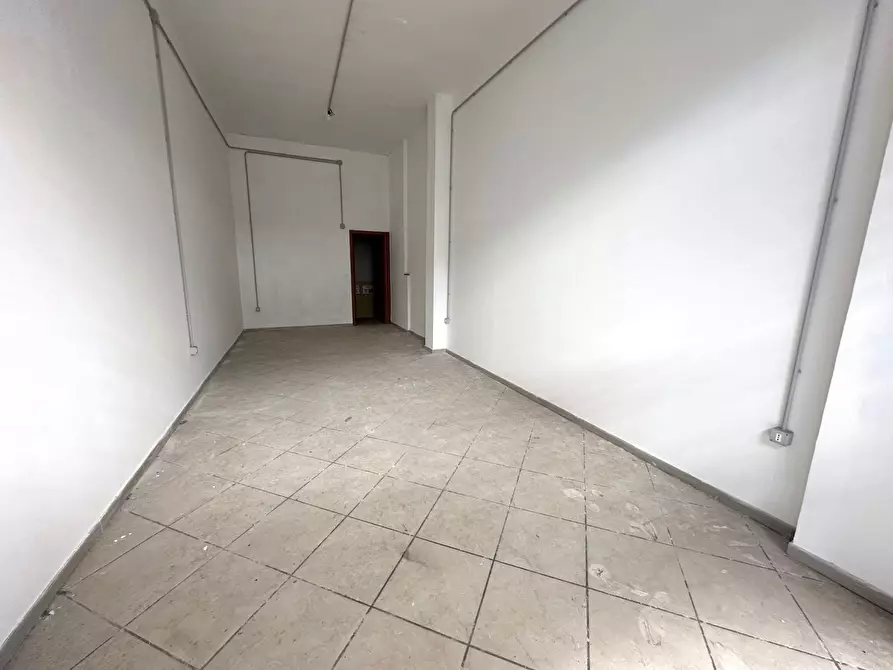 Immagine 8 di Negozio in vendita  in Via Roma, 464 a Pomigliano D'arco