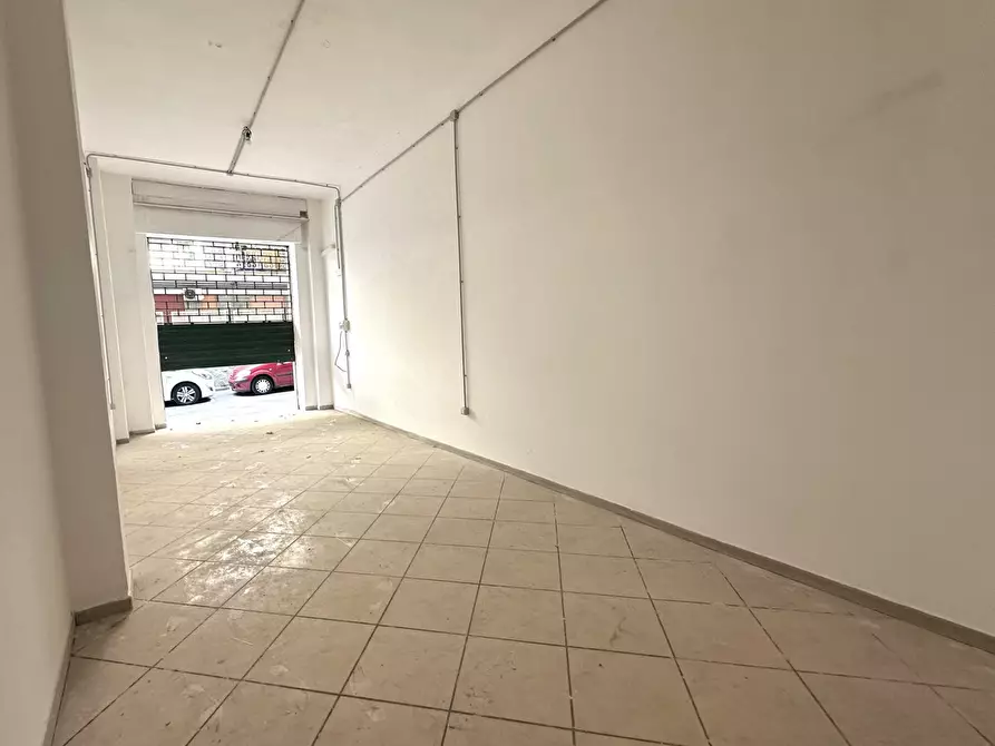 Immagine 7 di Negozio in vendita  in Via Roma, 464 a Pomigliano D'arco