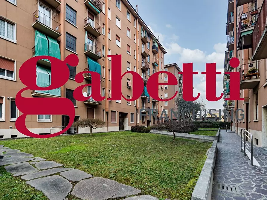 Immagine 1 di Appartamento in vendita  in Viale SUZZANI, 92 a Milano
