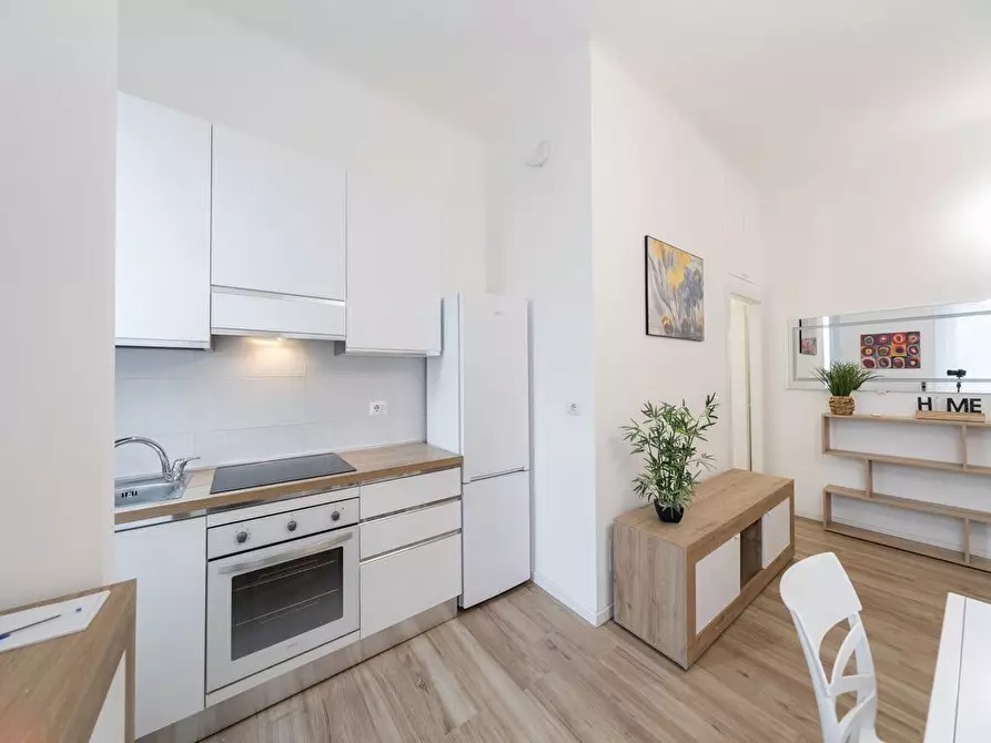 Immagine 13 di Appartamento in vendita  in Viale SUZZANI, 92 a Milano
