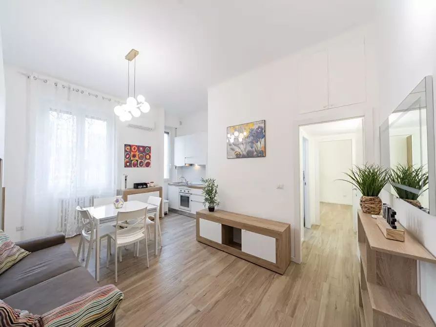 Immagine 2 di Appartamento in vendita  in Viale SUZZANI, 92 a Milano