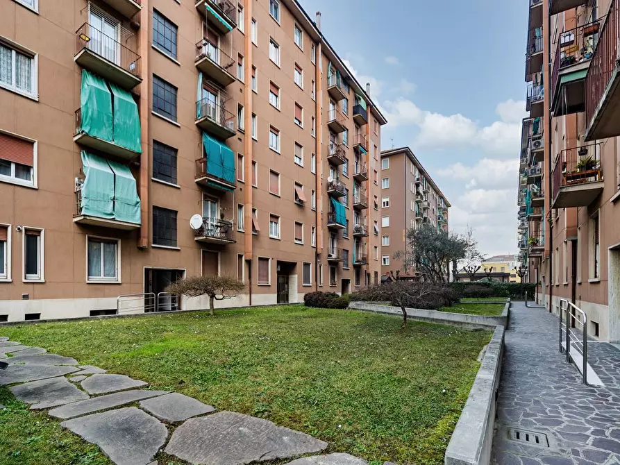 Immagine 29 di Appartamento in vendita  in Viale SUZZANI, 92 a Milano