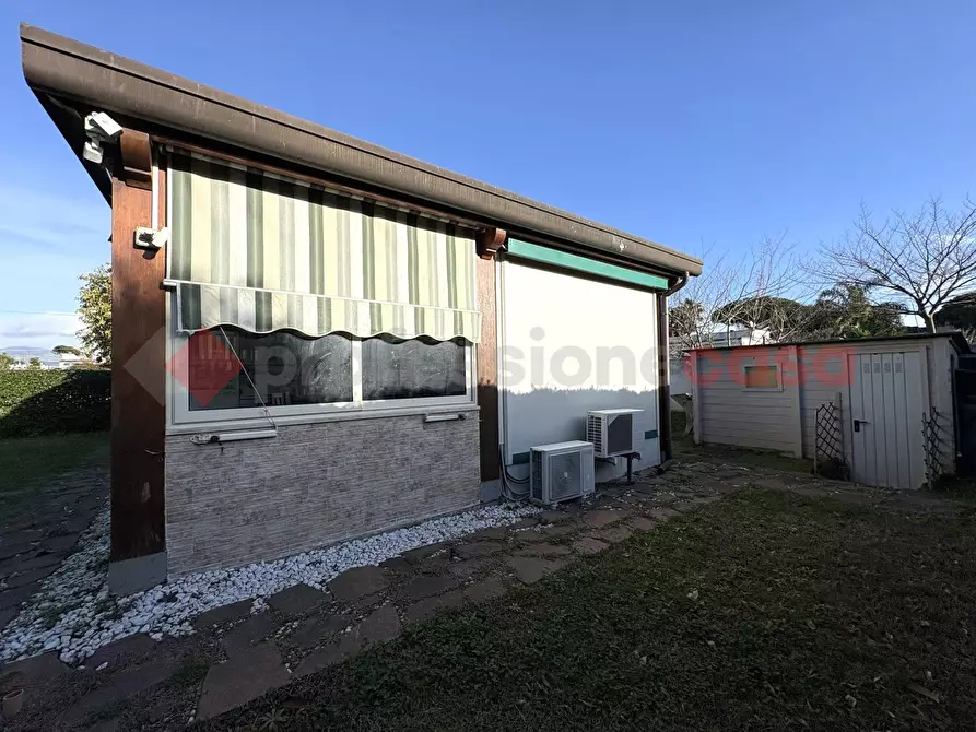 Immagine 12 di Villa in vendita  in Via RIVA DELLE MARGHERITE, 40 a Terracina