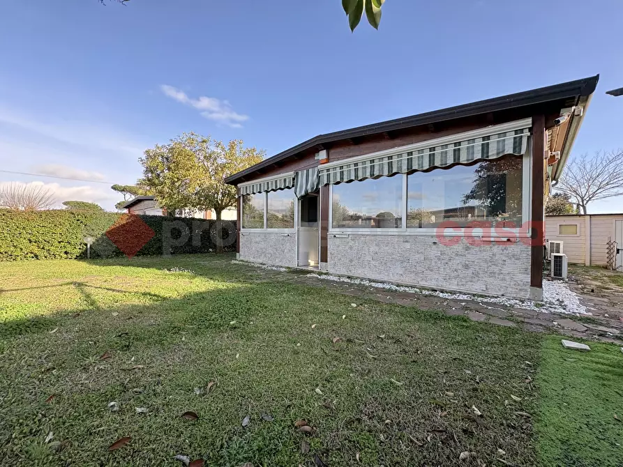 Immagine 16 di Villa in vendita  in Via RIVA DELLE MARGHERITE, 40 a Terracina