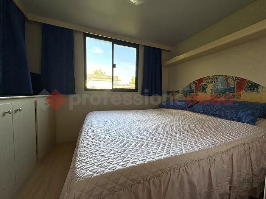 Immagine 23 di Villa in vendita  in Via RIVA DELLE MARGHERITE, 40 a Terracina