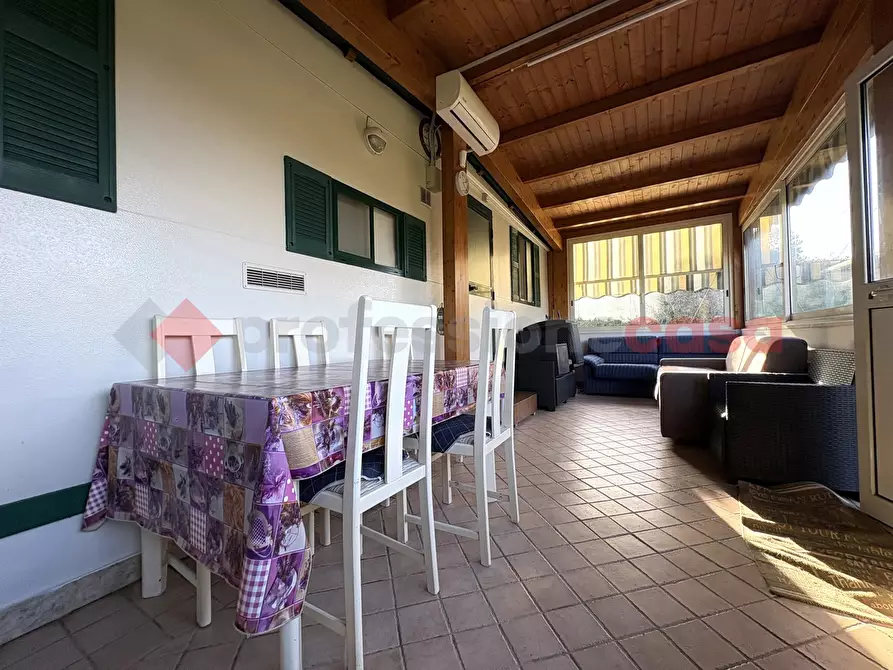 Immagine 18 di Villa in vendita  in Via RIVA DELLE MARGHERITE, 40 a Terracina