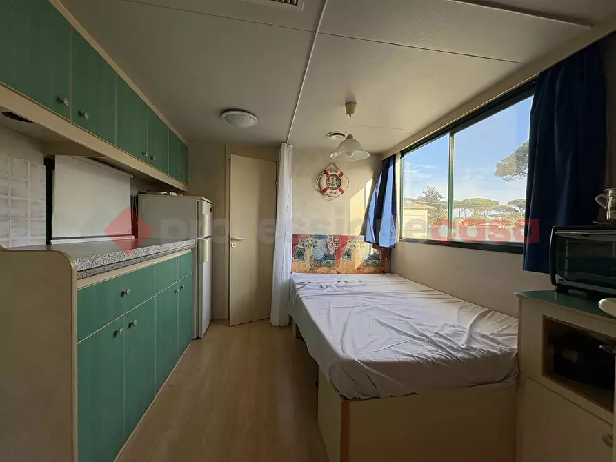 Immagine 24 di Villa in vendita  in Via RIVA DELLE MARGHERITE, 40 a Terracina