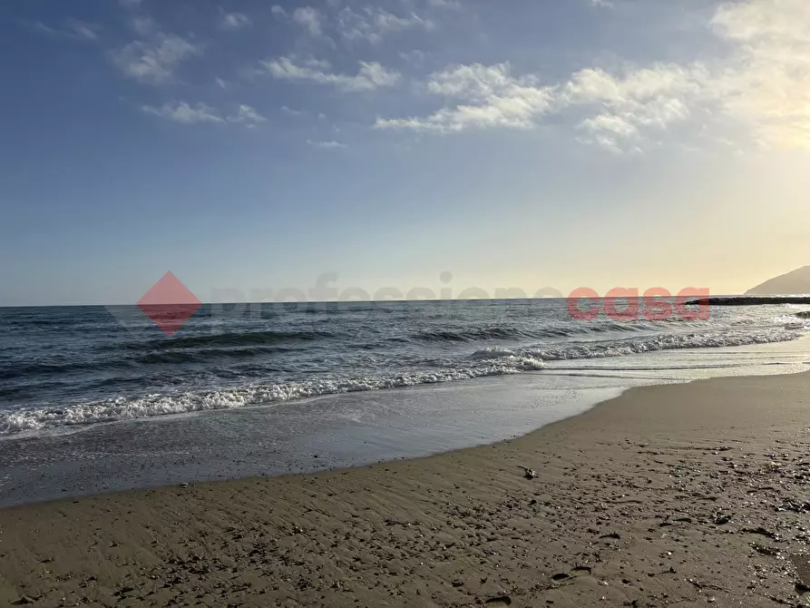 Immagine 36 di Villa in vendita  in Via RIVA DELLE MARGHERITE, 40 a Terracina
